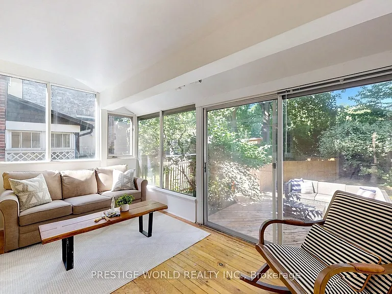 290 Jedburgh Rd — Photo 9