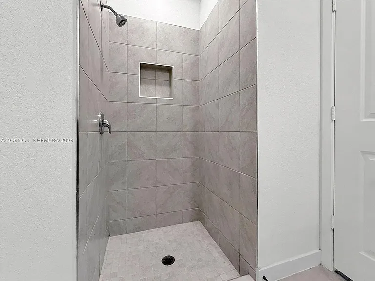 149 NE 3rd Ct — Photo 13
