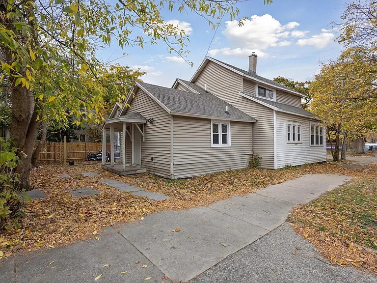 838 Veto St NW — Photo 6