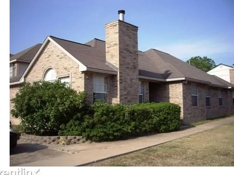 3313A Forestwood Dr