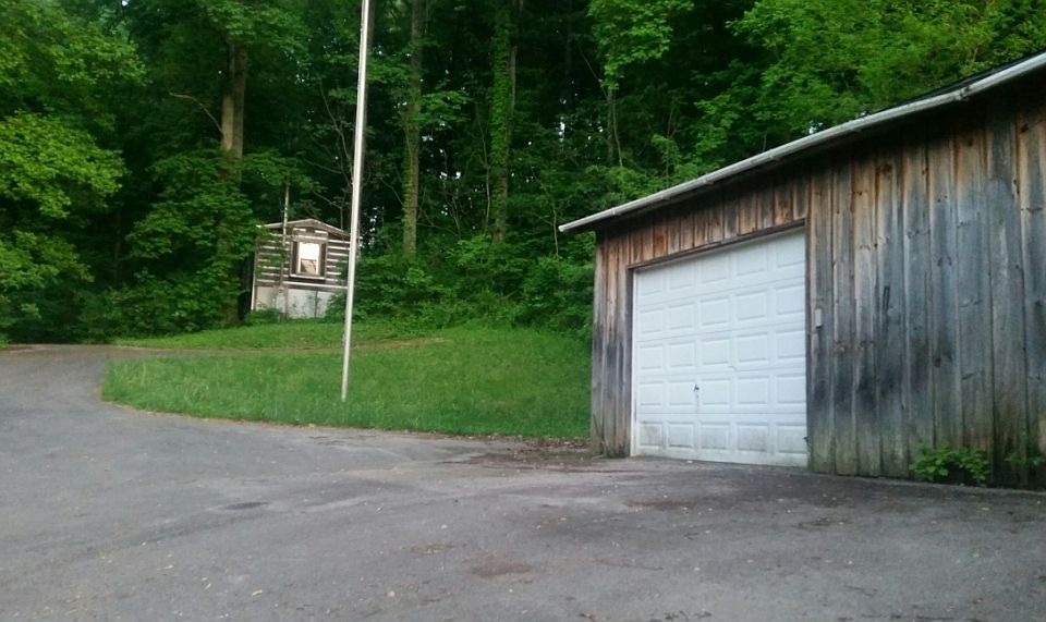 2nd image of 358 Rodefer Hollow Rd