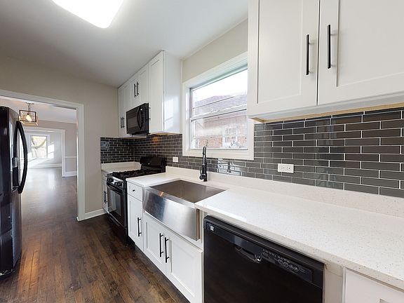 4th image of 6144 N Claremont Ave