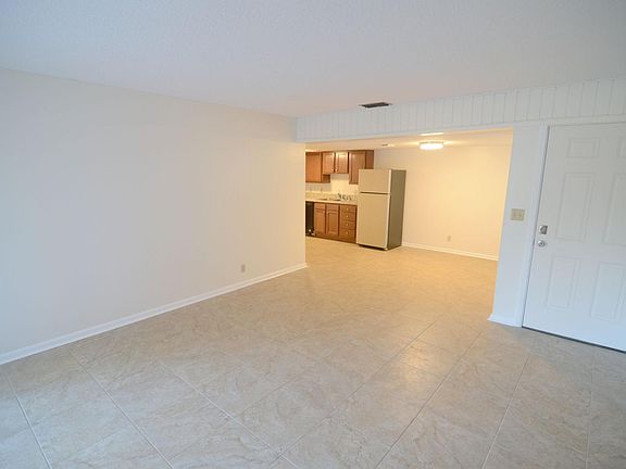 3rd image of 220 Stowe Ave APT 22