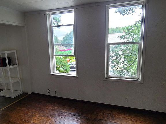 4th image of 286 W 14th St APT 4