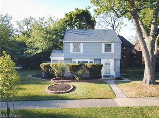 3511 Radcliff Rd, Cleveland, OH 44121