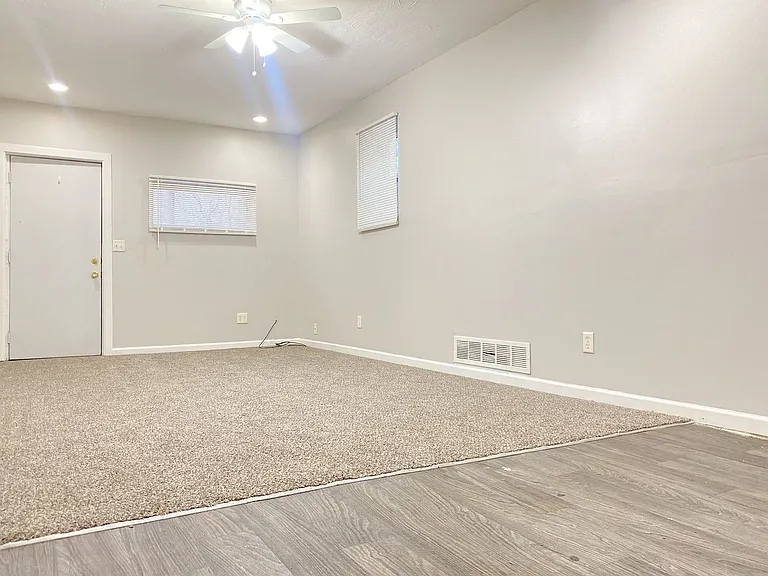 4420 N 48th St — Photo 33