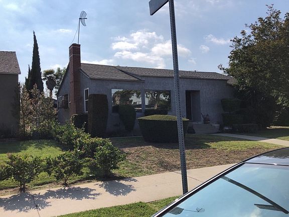 3rd image of 11853 S Hoover St