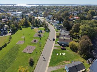 27 Desbrisay Cres, Charlottetown, PE C1A4H3