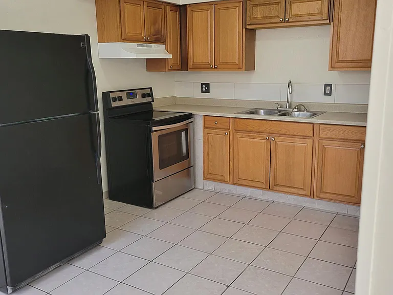 370 N 15th St #C — Photo 13
