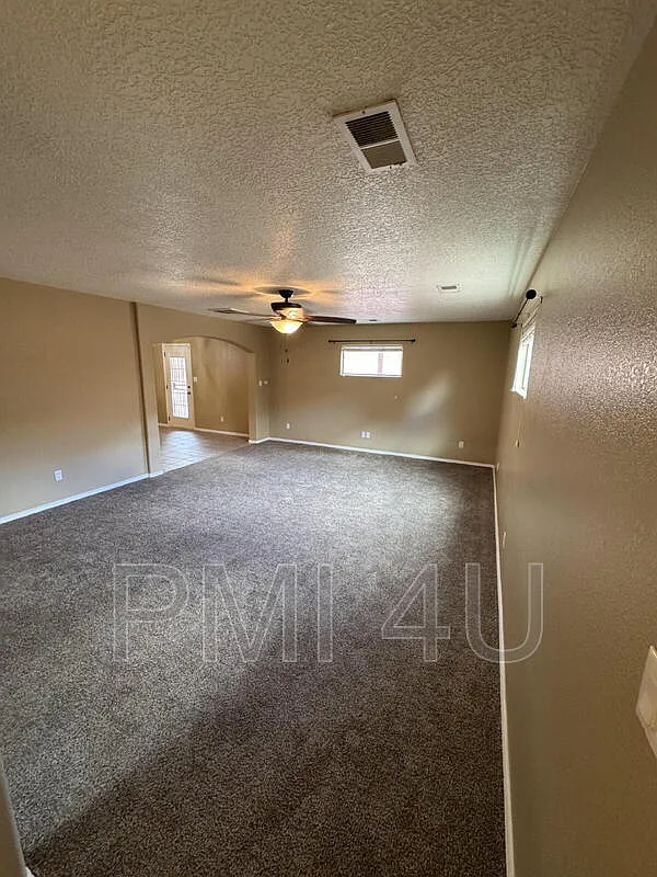 3 bed, 2.5 bath, 1644 sqft, $2,300 — Photo 3