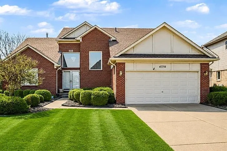 47715 Beacon Square Dr — Photo 1