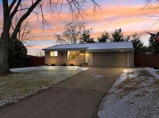 45077 Hecker Dr, Utica, MI 48317