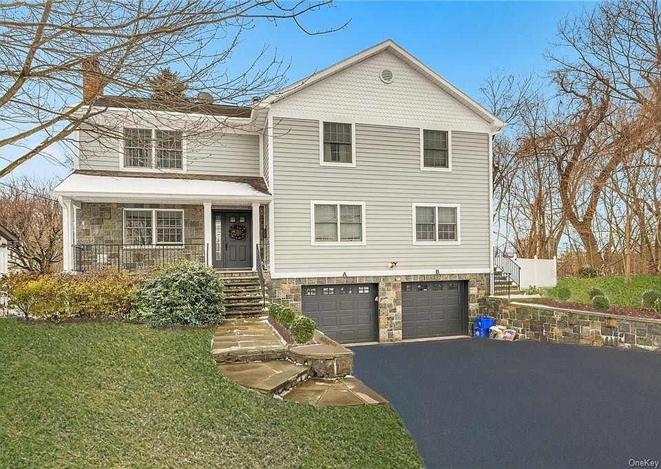 1st image of 15 Underhill Pl