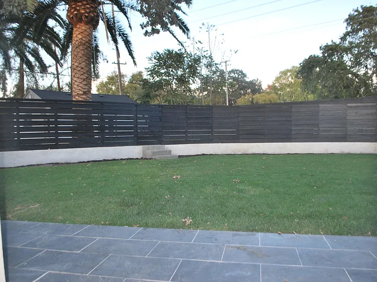 Elaine Dr — Photo 17