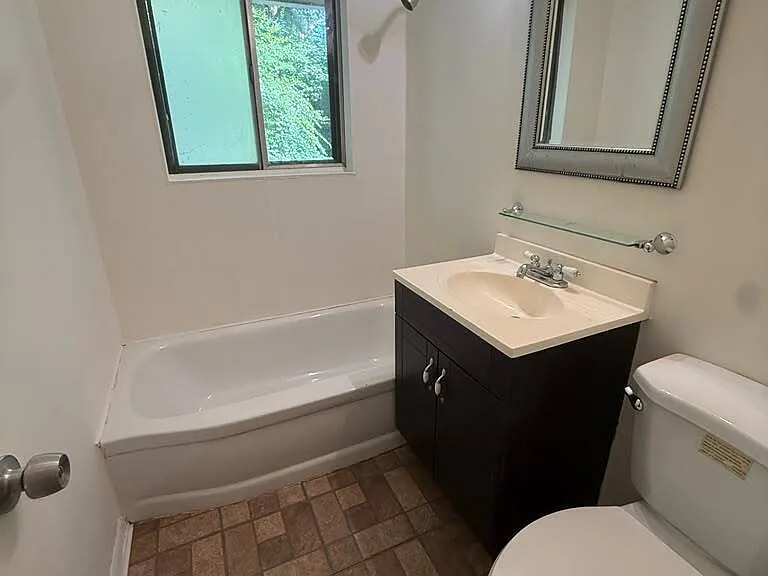 480 Evergreen Dr — Photo 5