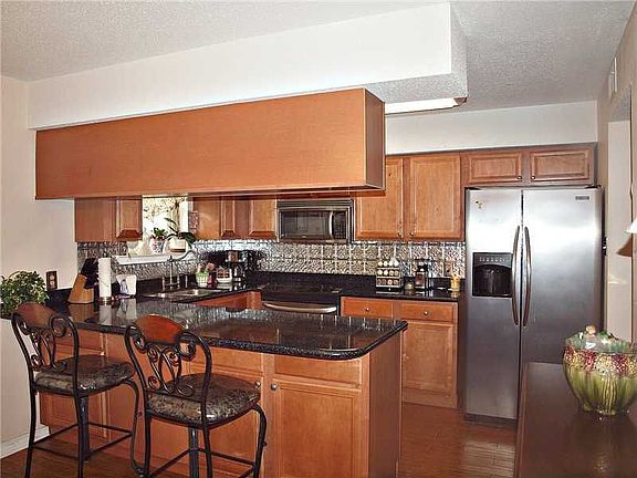 5th image of 1012 Saint Julien Dr APT D5
