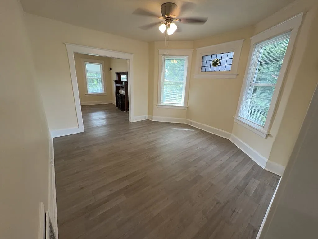 3513 Hudson Avenue Unit 2 — Photo 3