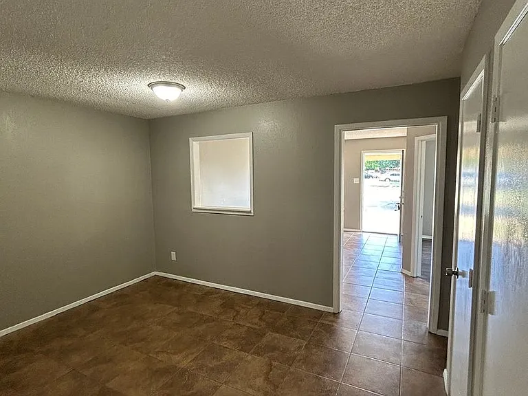 1701-1703 Georgia St — Photo 12