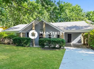 886 Valley Springs Dr, Southaven, MS 38671
