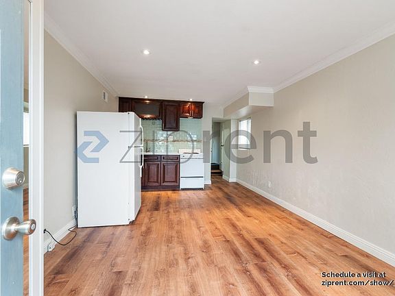 2nd image of 470 Westmoor Ave #D