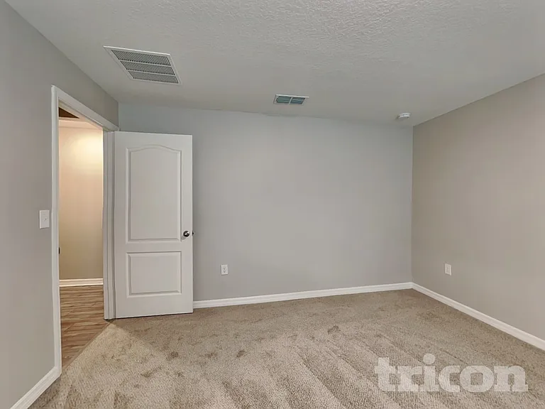 304 Kensington View Dr — Photo 7