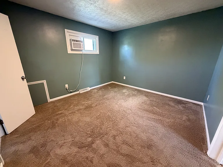 6475 Sandfield Dr — Photo 21