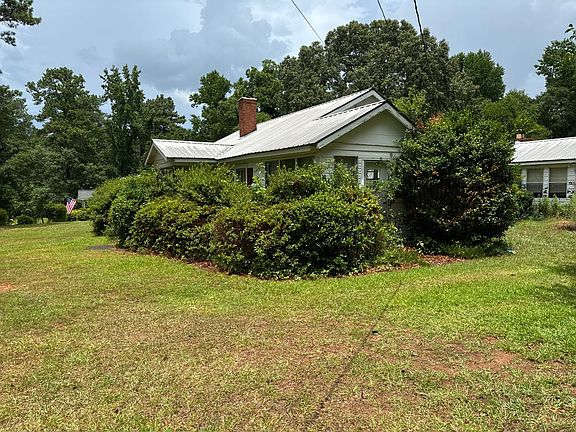 3rd image of 3658 Airline Rd