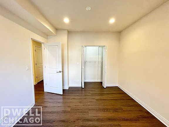 5th image of 1900 W Montrose Ave #1906-2