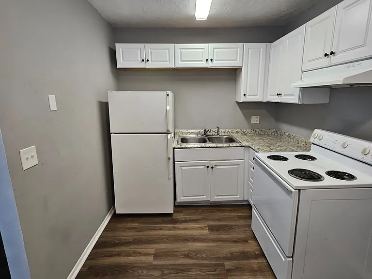 4638 Oberlin Ave — Photo 1