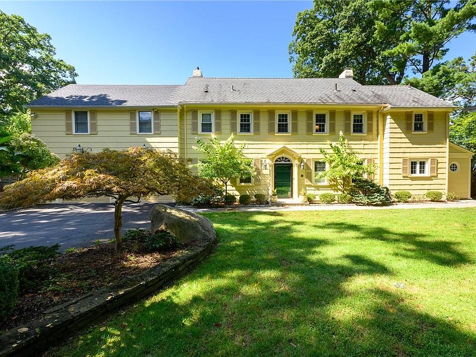 1st image of 33 Summit Drive