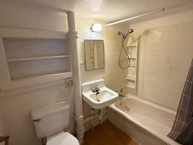 507 W Main St #2R — Photo 7