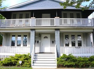 1272 Wayburn St, Grosse Pointe Park, MI 48230