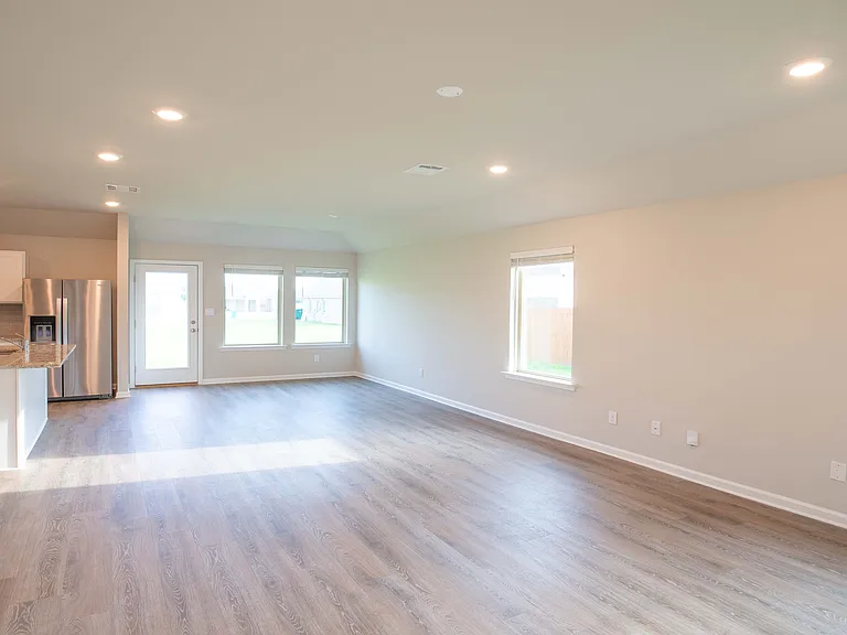 5388 Greenridge Ln — Photo 2