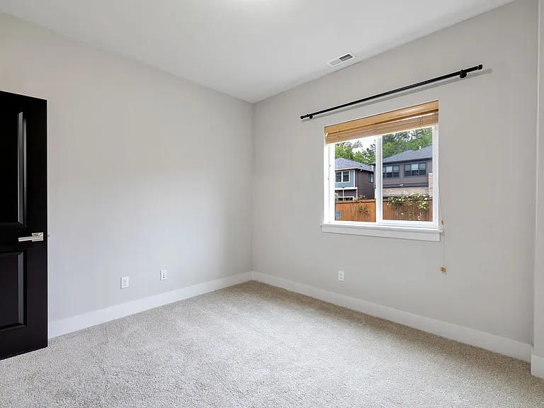 20513 Richmond Rd — Photo 32