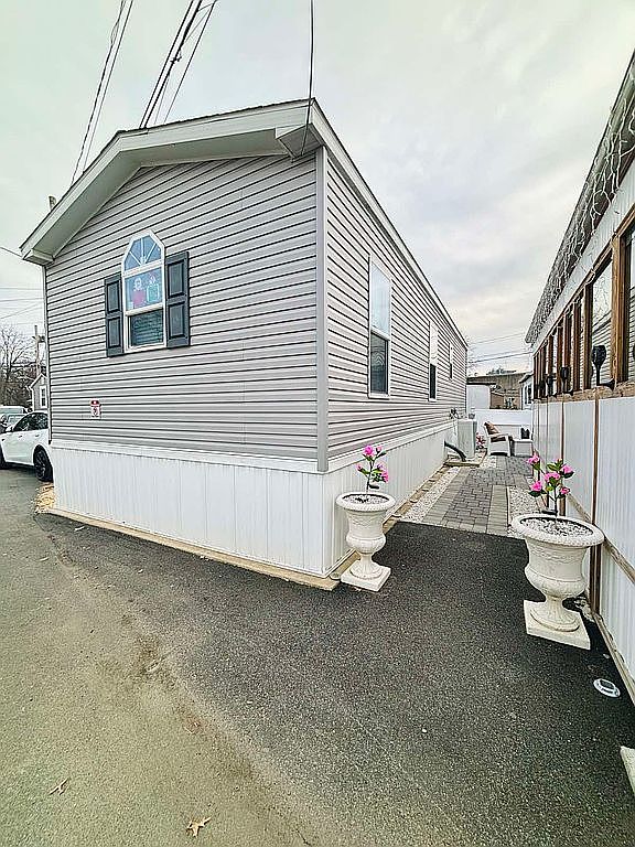 10 W 5th St, Moonachie, NJ 07074 Zillow
