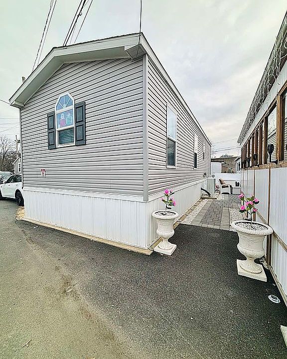 10 W 5th St, Moonachie, NJ 07074 Zillow