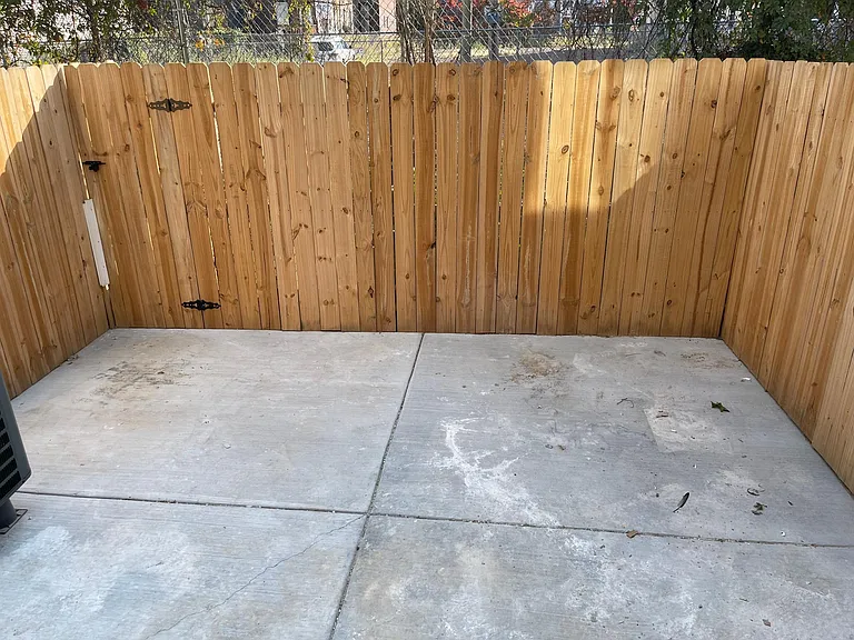 1624 W Stiles St #A — Photo 8