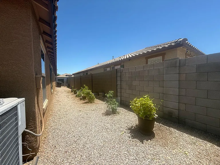 260 N Norman Way — Photo 2