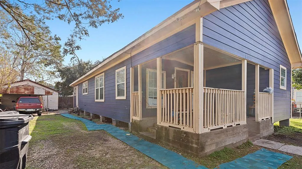 N Estelle St, Houston — Photo 1