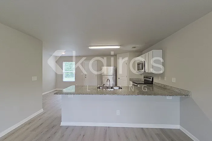 207 Hawthorn Trl — Photo 5