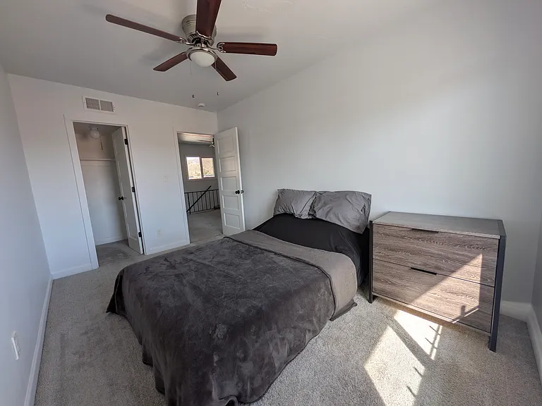 1022 W Mission Ln — Photo 19