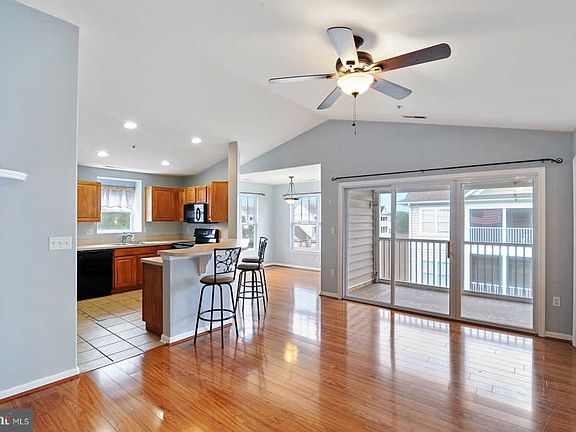 2nd image of 3403 S Sagamore Dr #I