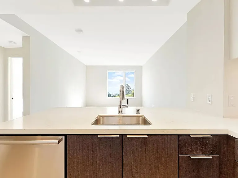 10 Kennedy Pl #209 — Photo 8