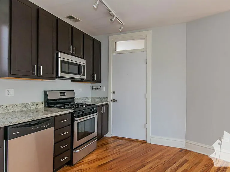 2233 W Wilson Ave #1 — Photo 2