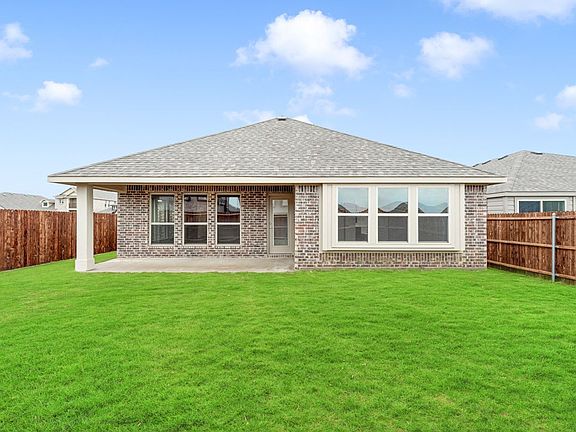 4th image of 3825 Myrtle Way