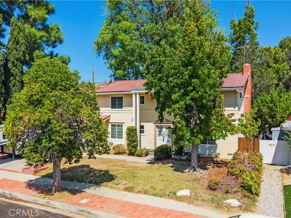 23709 Community St, Canoga Park, CA 91304