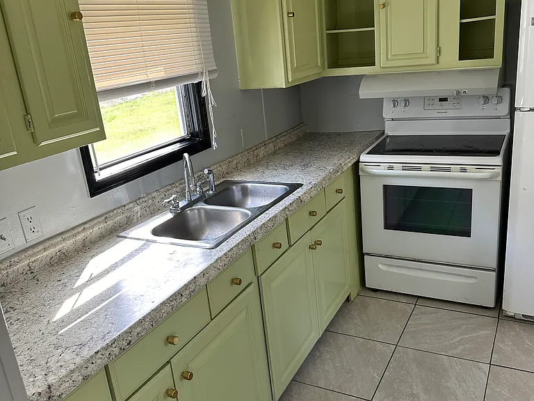 2104 Rutledge Rd — Photo 11