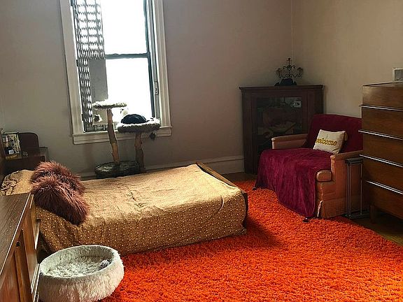 5th image of 1110 Carroll St APT 11