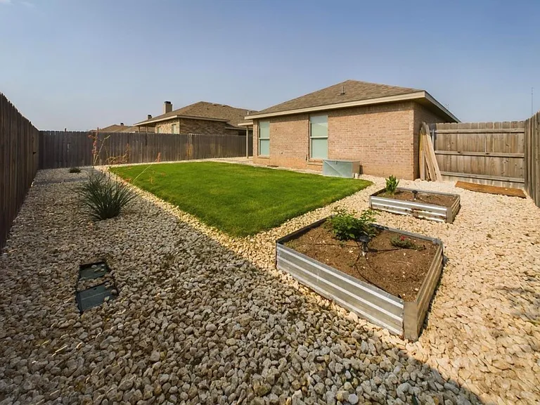 2911 Urbana Pl — Photo 12