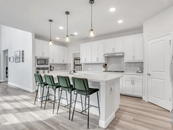 821 Vineyard Way, Forney, TX 75126